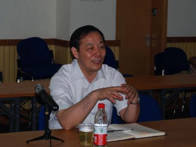 校党委书记杨贤金来vr色情
调研